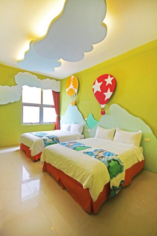 Fun Trip - Little Castle & Oscar B&B Taitung ภายนอก รูปภาพ