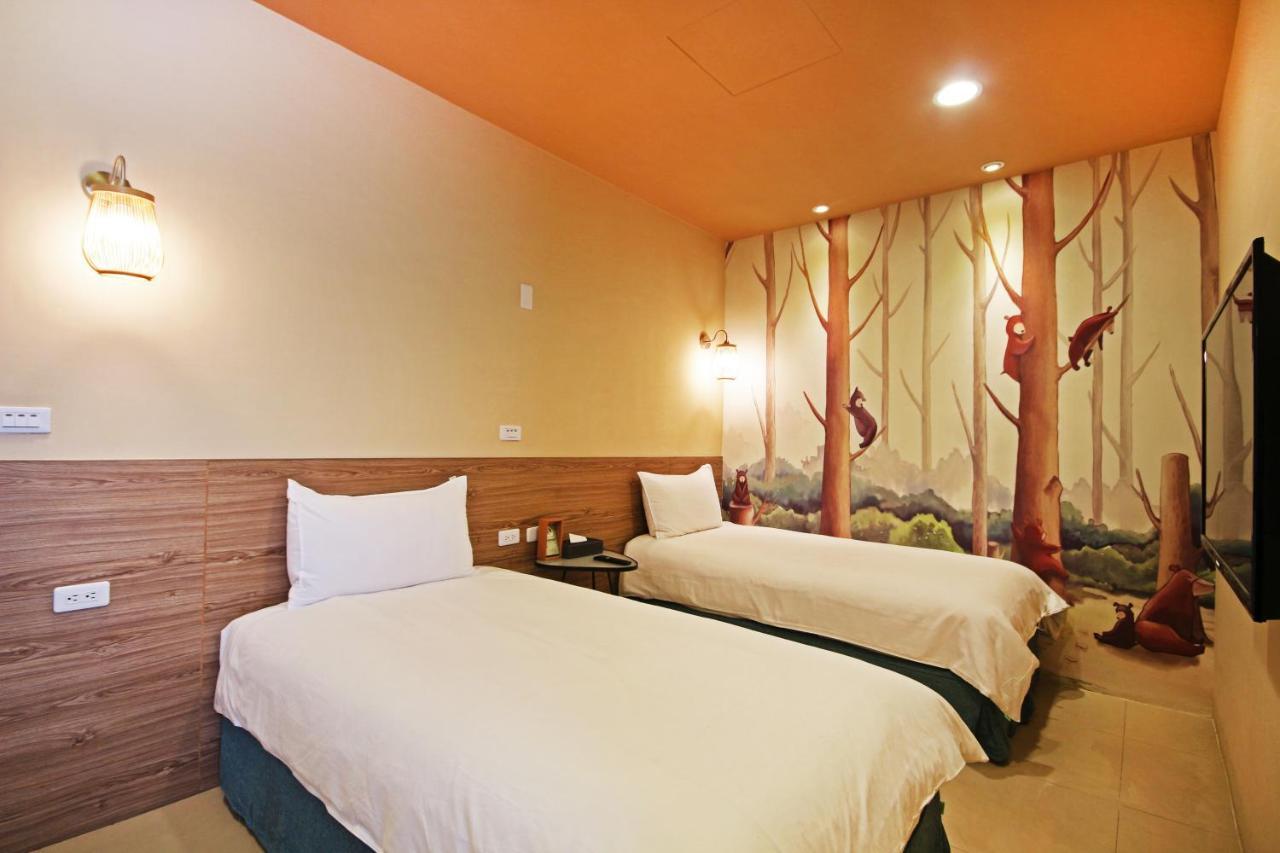 Fun Trip - Little Castle & Oscar B&B Taitung ภายนอก รูปภาพ
