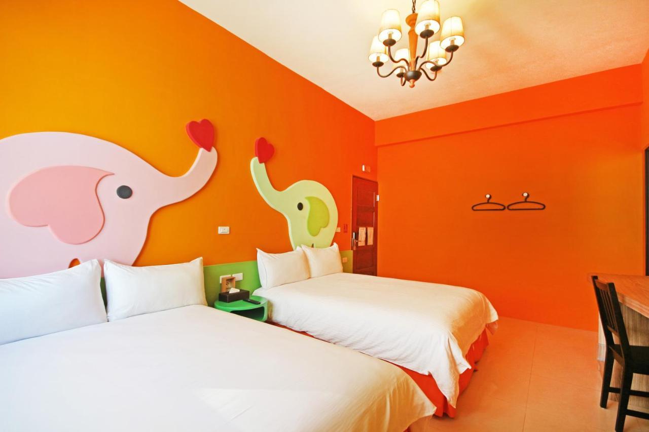 Fun Trip - Little Castle & Oscar B&B Taitung ภายนอก รูปภาพ