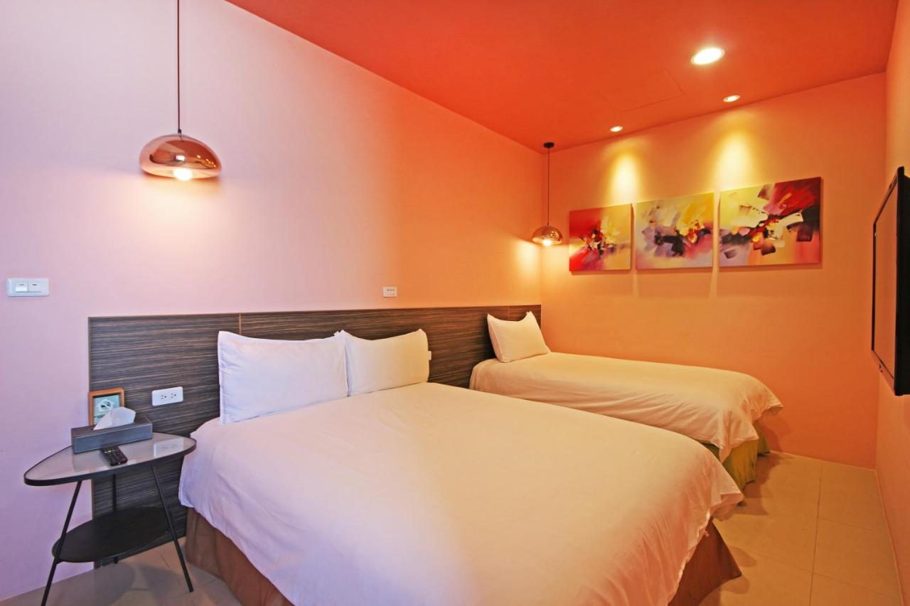 Fun Trip - Little Castle & Oscar B&B Taitung ภายนอก รูปภาพ