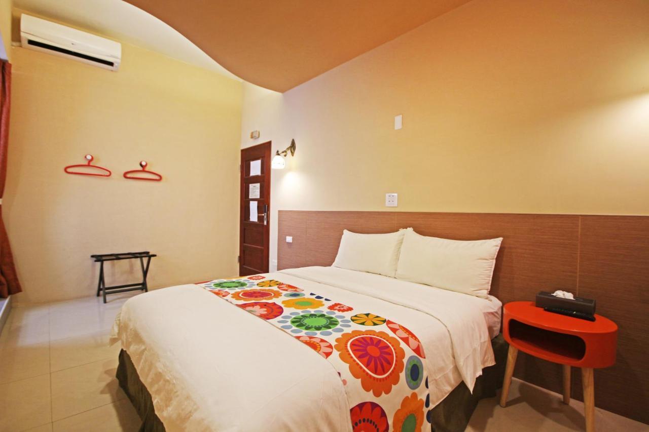 Fun Trip - Little Castle & Oscar B&B Taitung ภายนอก รูปภาพ