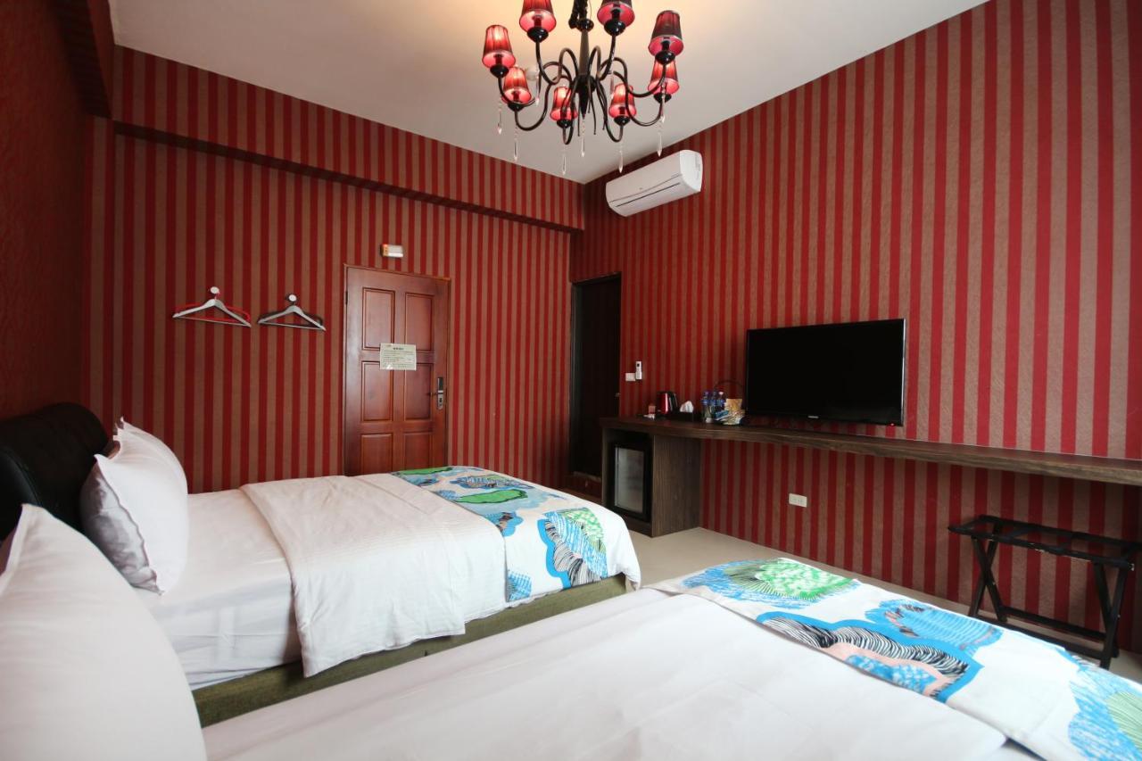 Fun Trip - Little Castle & Oscar B&B Taitung ภายนอก รูปภาพ