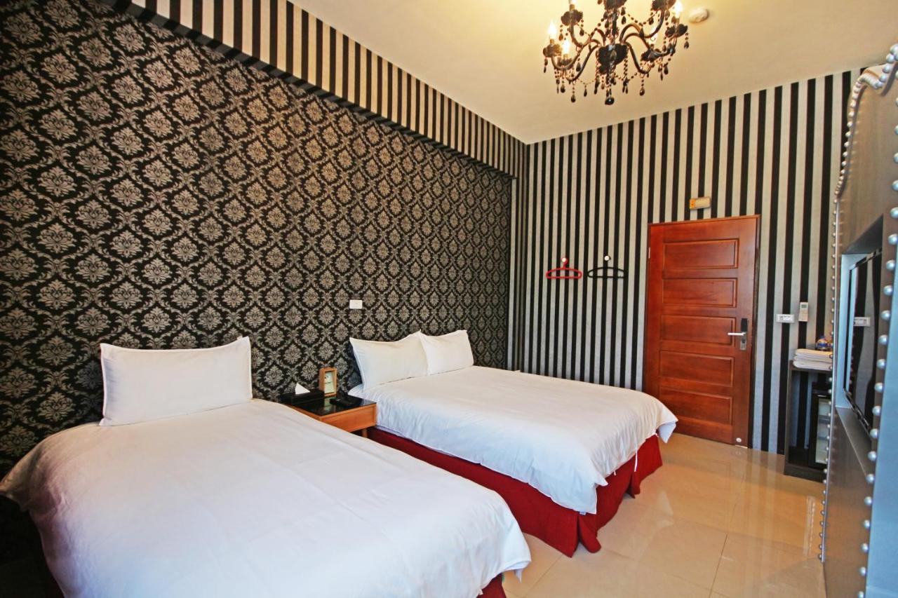 Fun Trip - Little Castle & Oscar B&B Taitung ภายนอก รูปภาพ