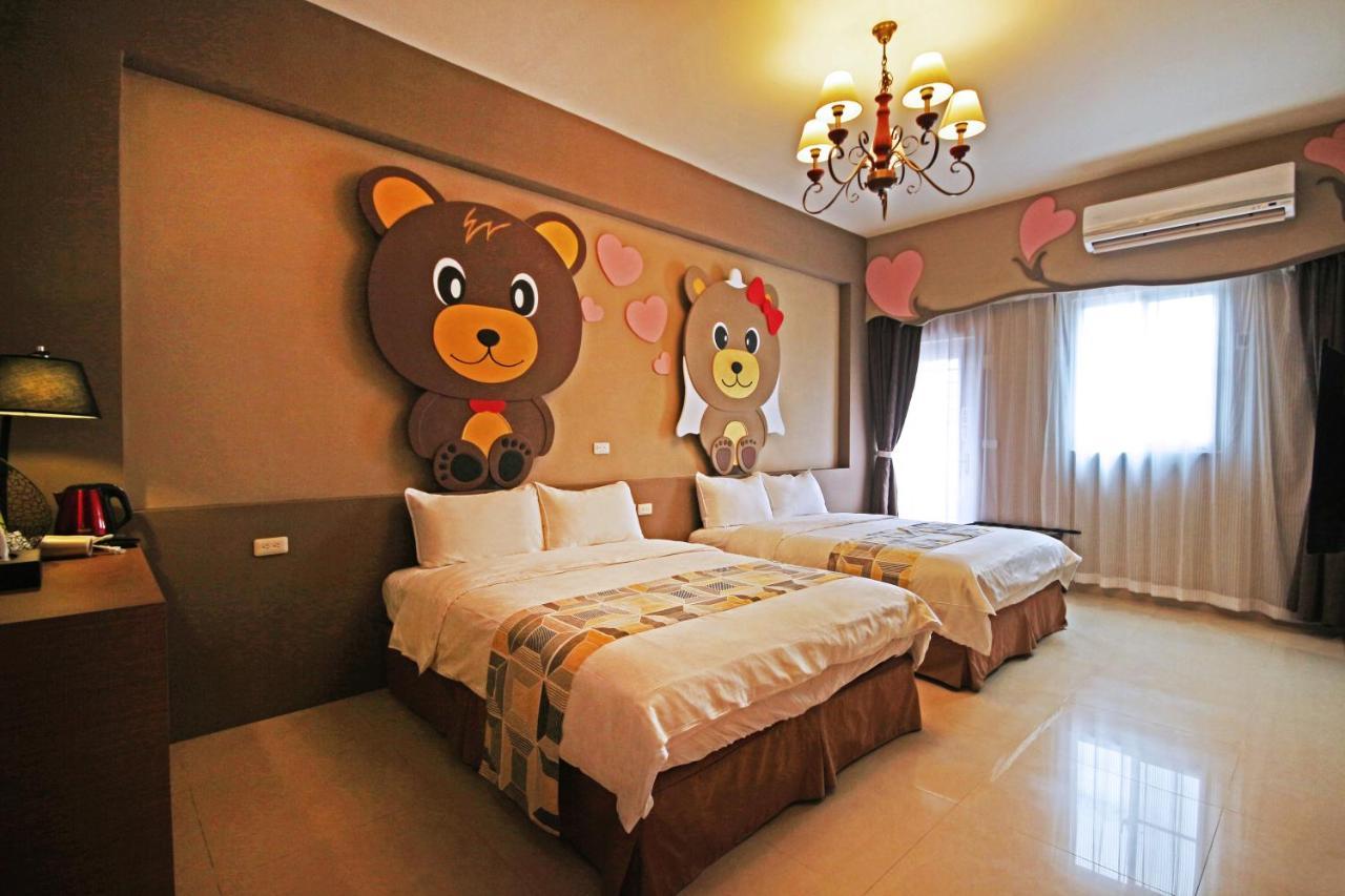 Fun Trip - Little Castle & Oscar B&B Taitung ภายนอก รูปภาพ