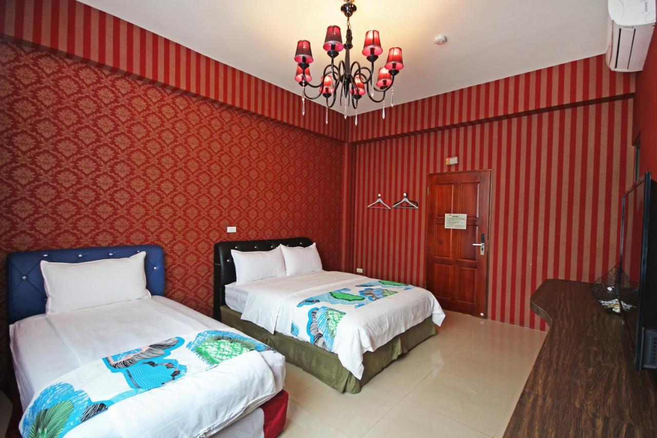 Fun Trip - Little Castle & Oscar B&B Taitung ภายนอก รูปภาพ