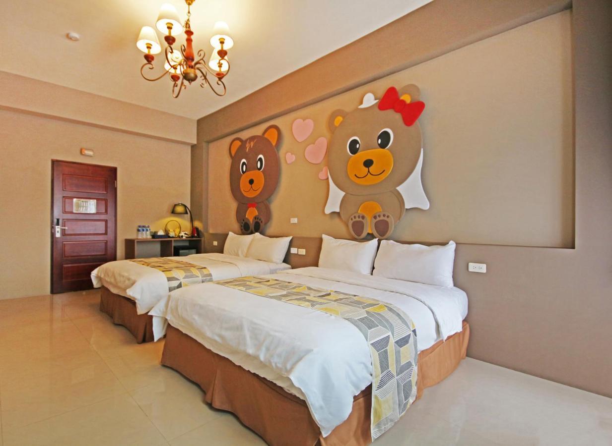 Fun Trip - Little Castle & Oscar B&B Taitung ภายนอก รูปภาพ