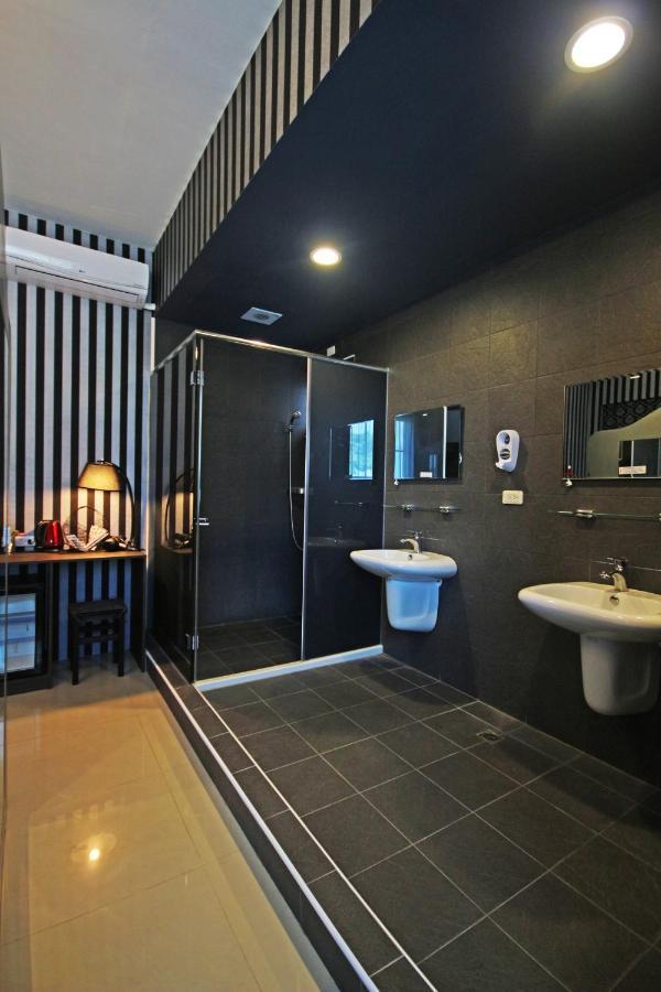 Fun Trip - Little Castle & Oscar B&B Taitung ภายนอก รูปภาพ