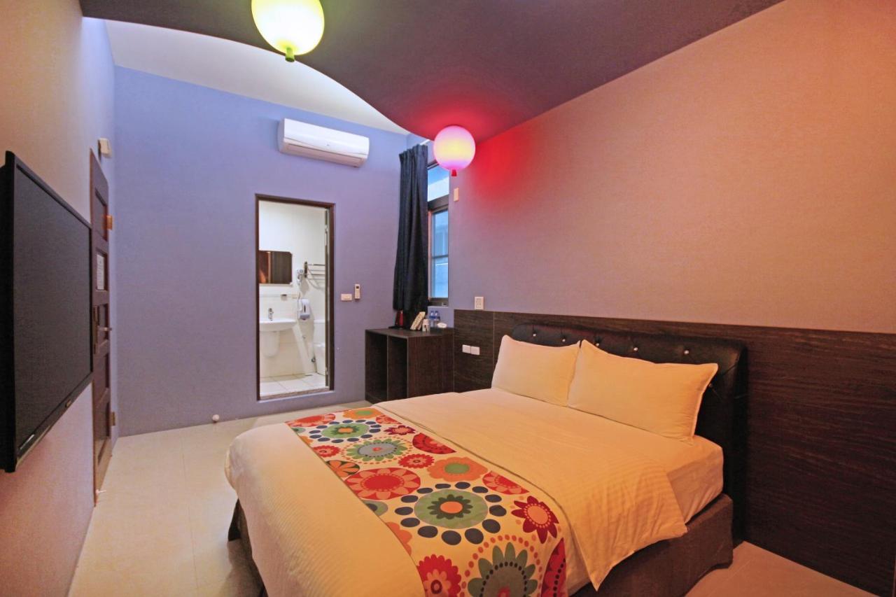 Fun Trip - Little Castle & Oscar B&B Taitung ภายนอก รูปภาพ
