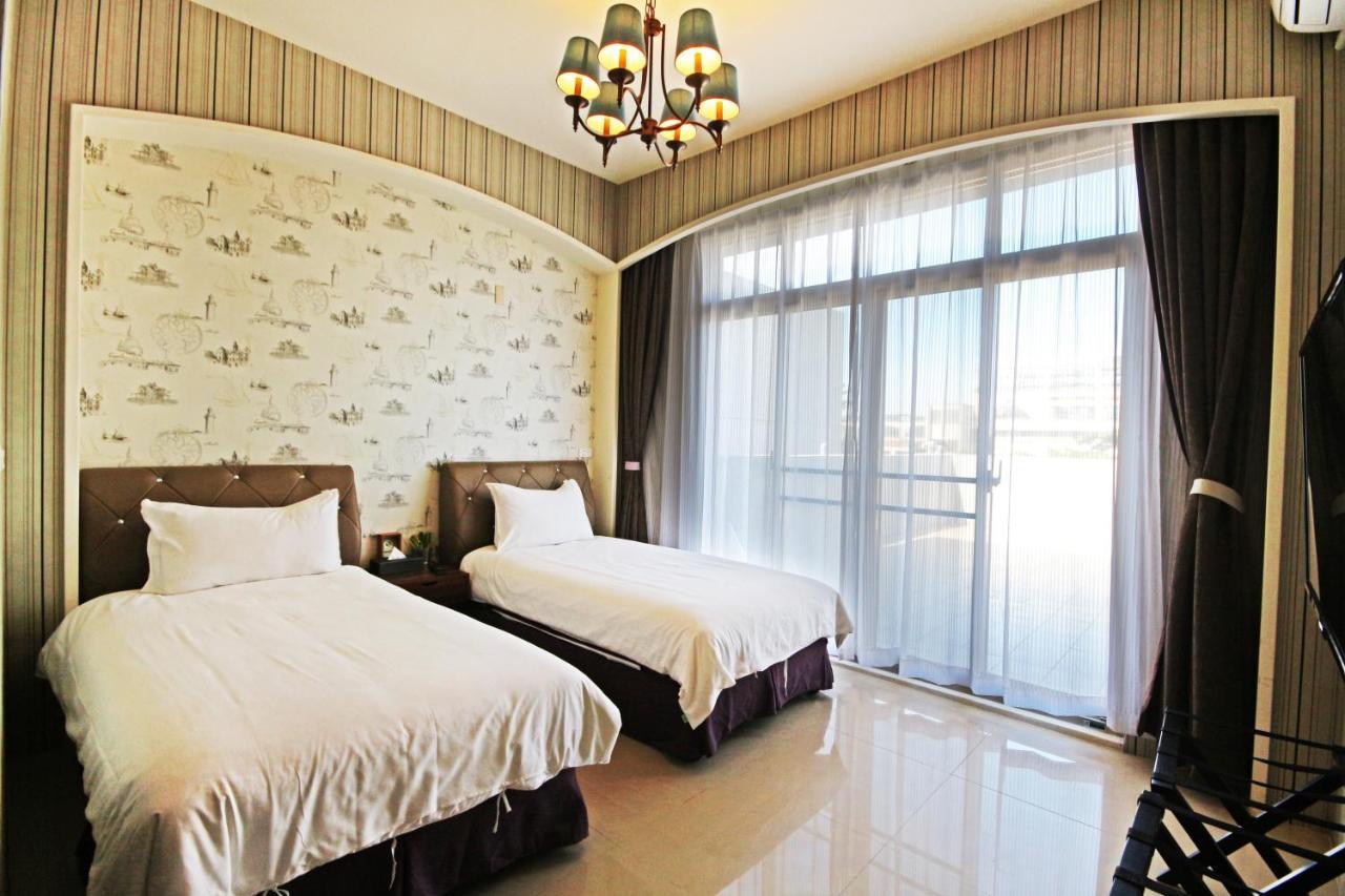 Fun Trip - Little Castle & Oscar B&B Taitung ภายนอก รูปภาพ