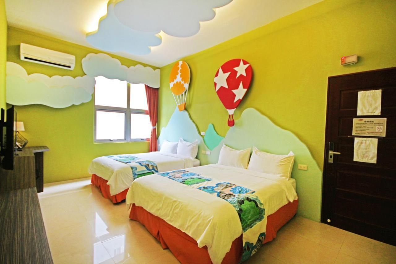 Fun Trip - Little Castle & Oscar B&B Taitung ภายนอก รูปภาพ